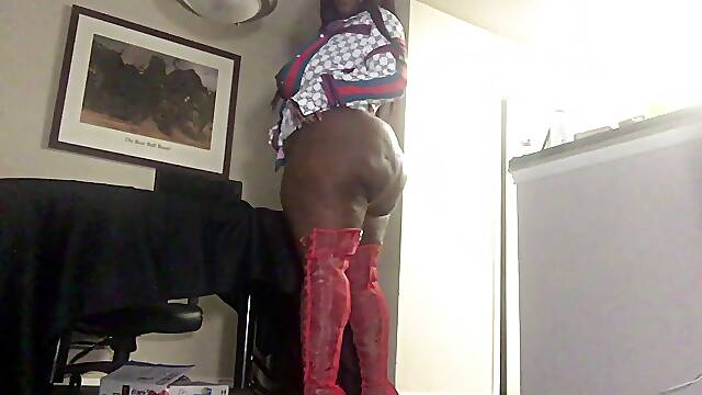 Dirty Diana gets fucked in her long red boots/high heels