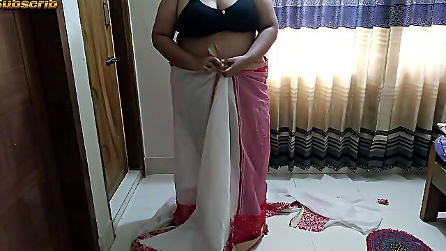 Tamil Sexy Widow Fucked by a Guy While Wearing Saree - Hindi Audio