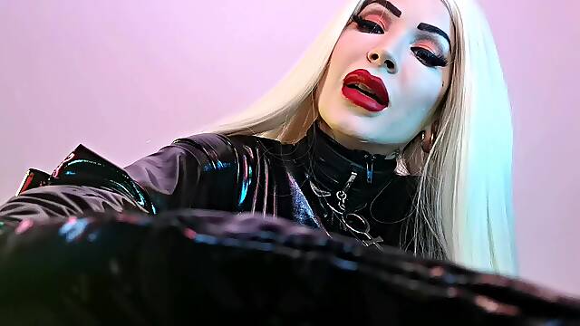 Hands Over Mouth - Pvc Gloves, Femme Fatal