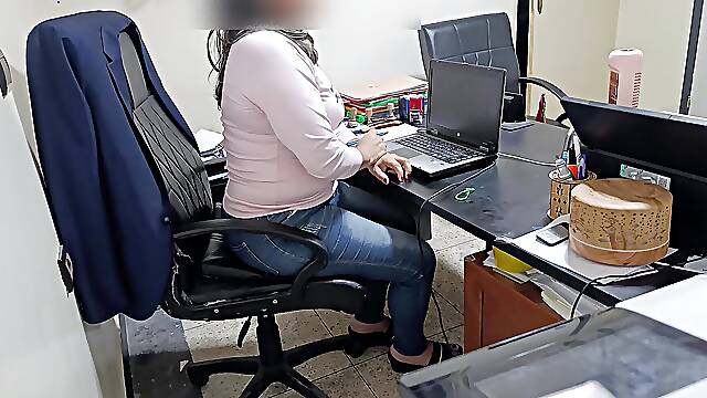 My Employee Came and Wants a Raise and I Fucked Him Really Good Until He Left My Vagina Very Wet