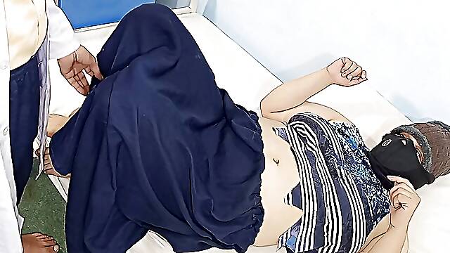 Indian BBW Wife's Pussy Fucked by Doctor When Coming to Hospital for Gynaecology Check-up, Desi Doctor Patient Fucked