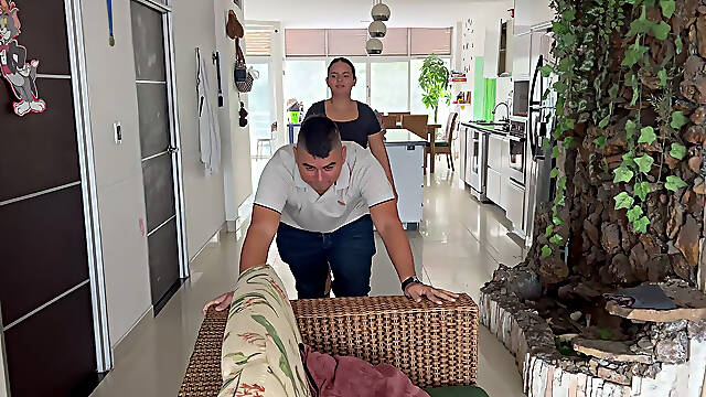 I'm Unfaithful to My Bastard Husband with My Stepson