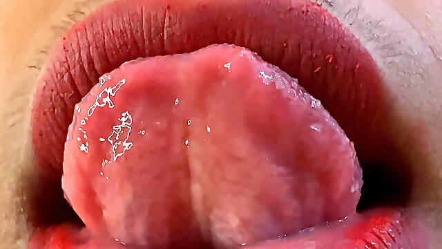 Tamil Hot Bahu Has Sex with Sasur Ji in the Evening!