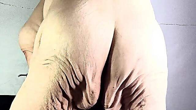 She the Boss Riding Him on Her Desk That Pussys the Best