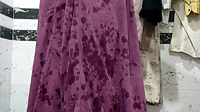 Priya Bhabi Big Ass Bath Show