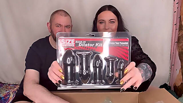 Miss Ffw Unboxes Her New Toys with Fb