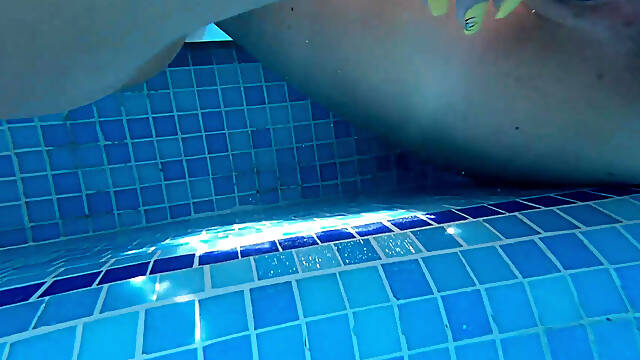Under Water Dildo Fun