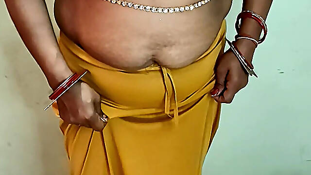 Indian Chubby BBW Wife Saree Show and Dirty Talking