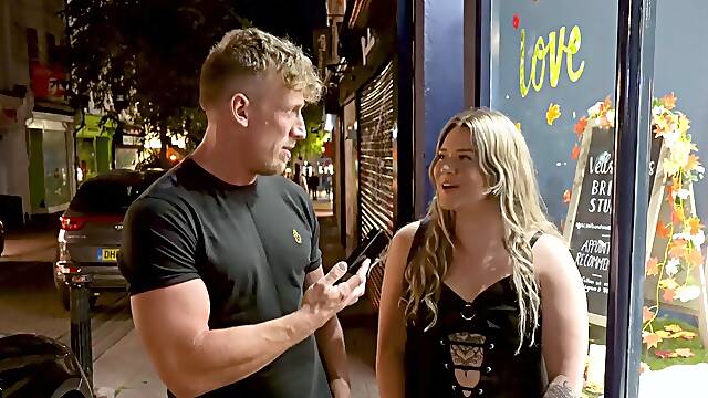 Roxy Mae fucks with her new boyfriend in lingerie